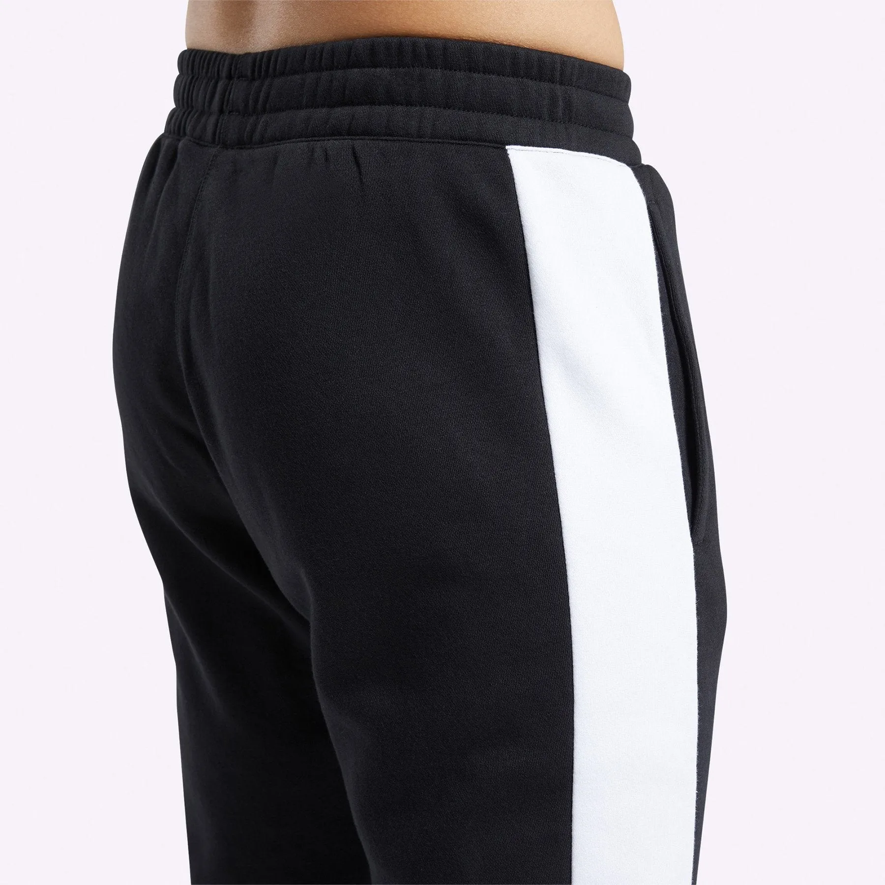 Reebok - Men's Training Essentials Linear Logo Joggers - BLACK