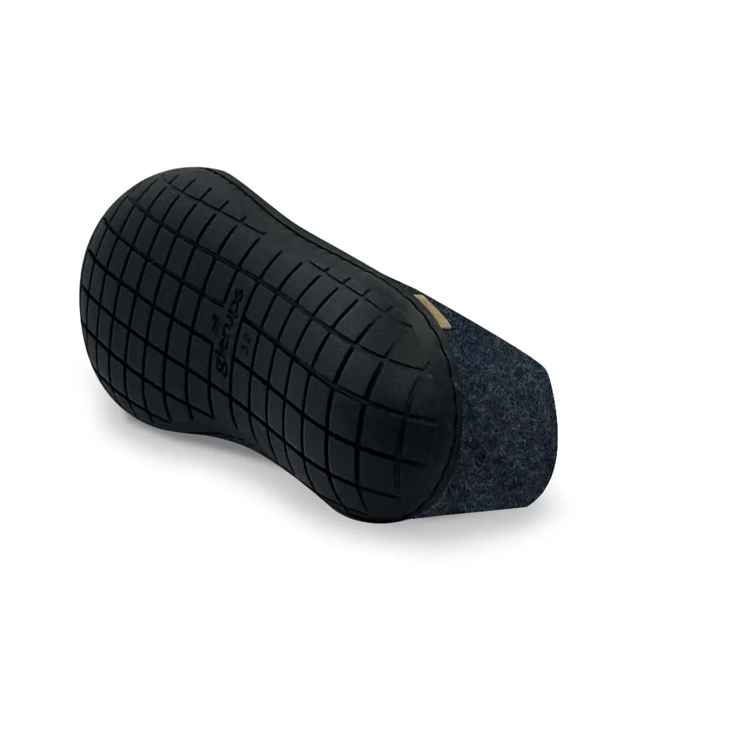 Shoe with natural rubber sole - black - Denim