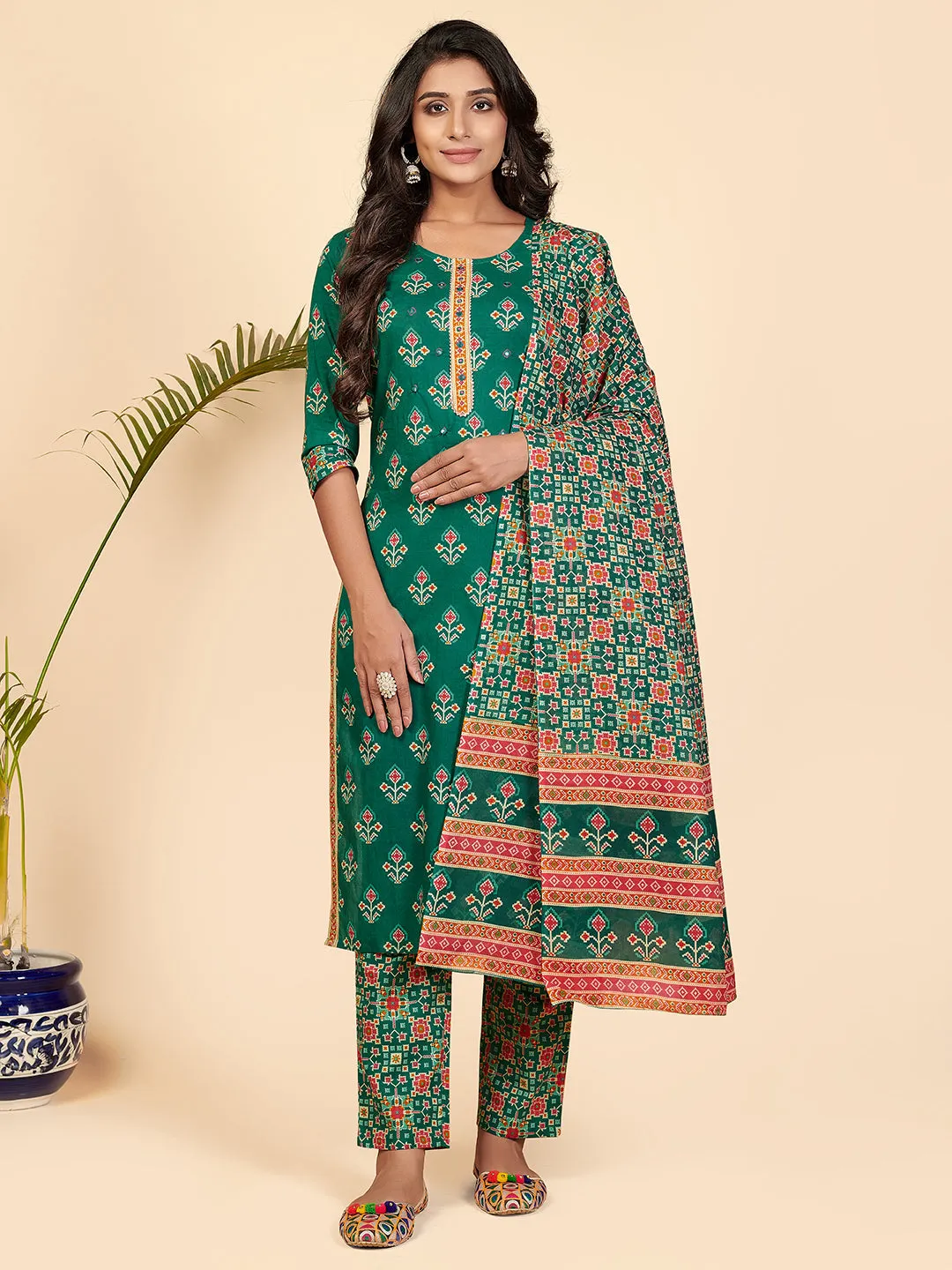 Women'S Patola Print & Mirror Work Straight Cotton Green Stitched Kurta Pant With Dupatta