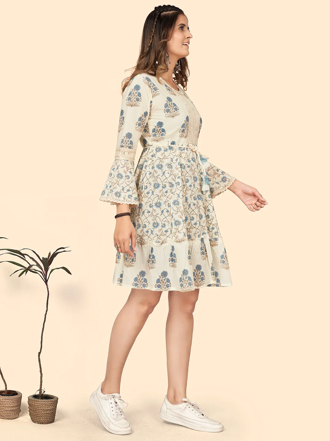 Women'S Print & Lace Work Flared Cotton White Stitched Dress